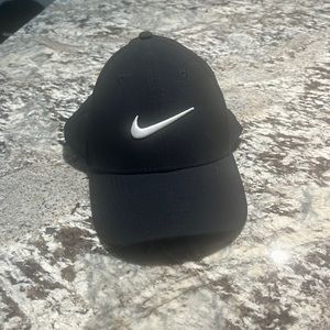 Women’s black nike hat